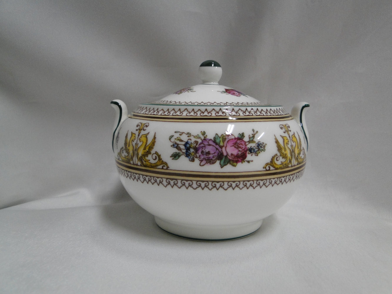 Wedgwood Columbia, White, Green Trim: Sugar Bowl & Lid, 3 3/4", Shape 146