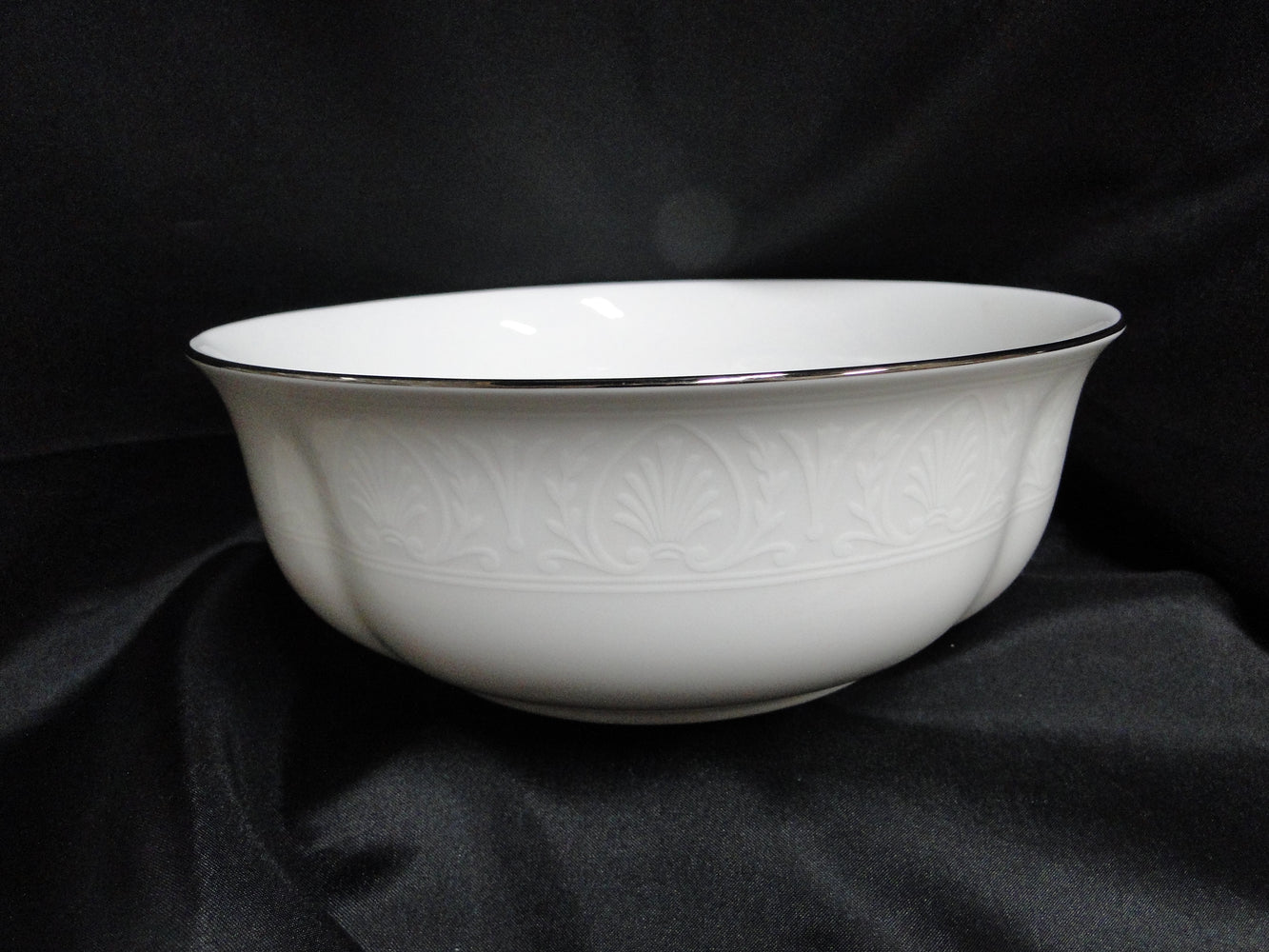 Lenox Hannah Platinum, White Design: Round Serving Bowl, 8 1/2" x 3 1/4"