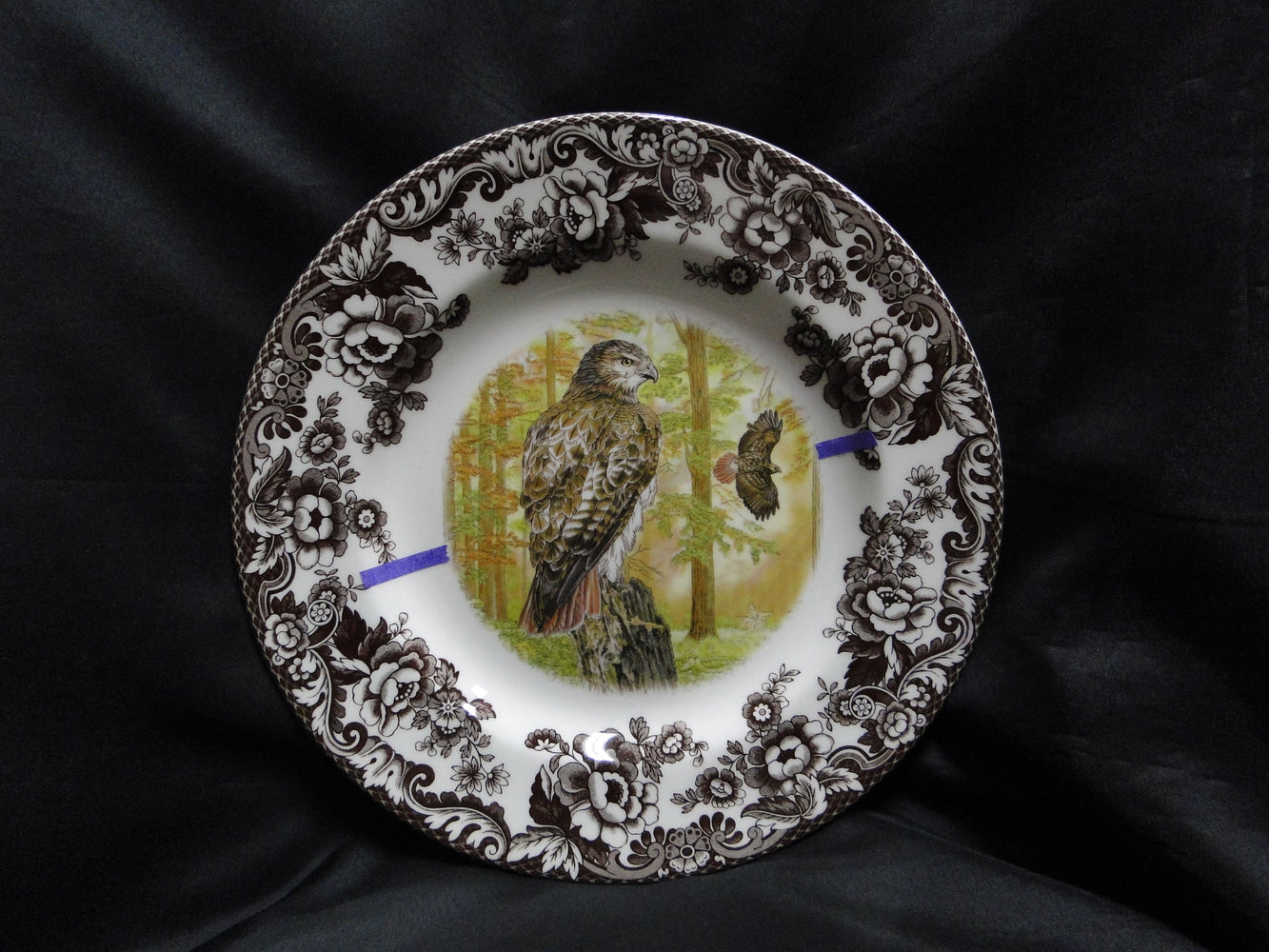 Spode Woodland Birds of Prey Autumn Red Tail Hawk: Dinner Plate 10 1/2", Flaw