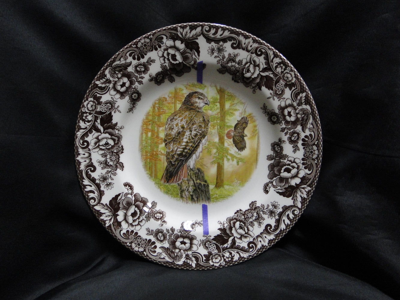 Spode Woodland Birds of Prey Autumn Red Tail Hawk: Dinner Plate 10 1/2", Flaw