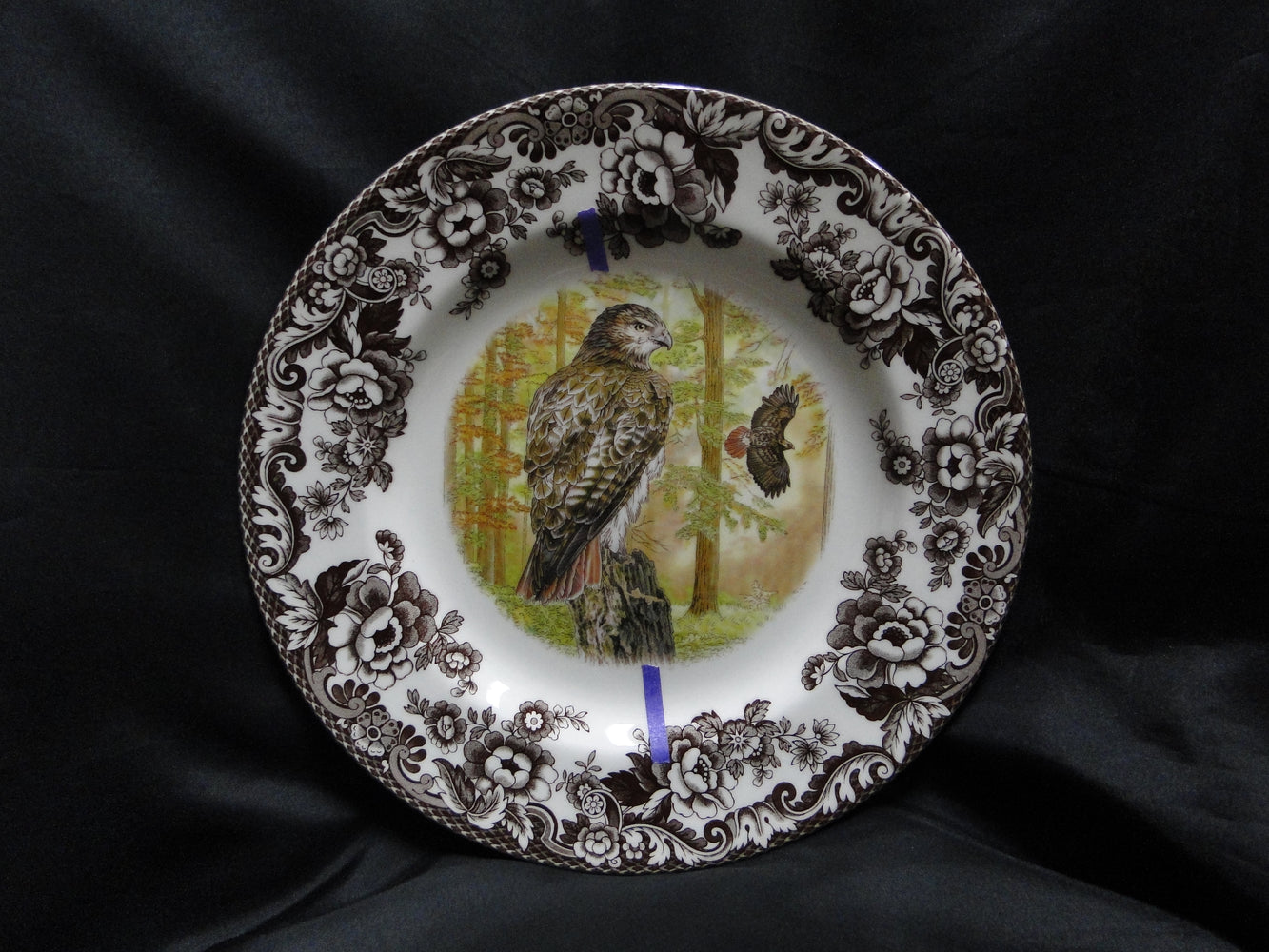 Spode Woodland Birds of Prey Autumn Red Tail Hawk: Dinner Plate 10 1/2", Flaw