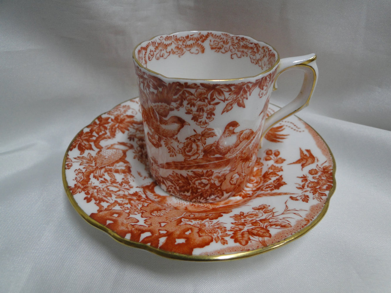 Royal Crown Derby Red Aves, Birds: Flat Demitasse Cup & Saucer Set (s), 2 1/4"