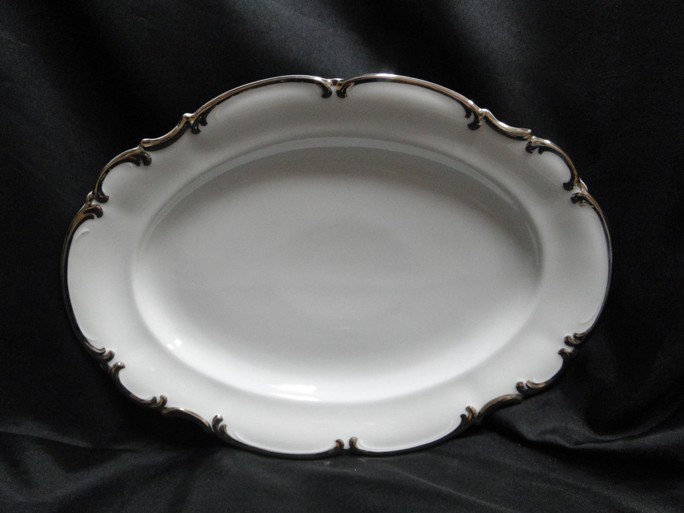 Hutschenreuther Revere, White w/ Platinum: Oval Serving Platter, 12 7/8" x 9"