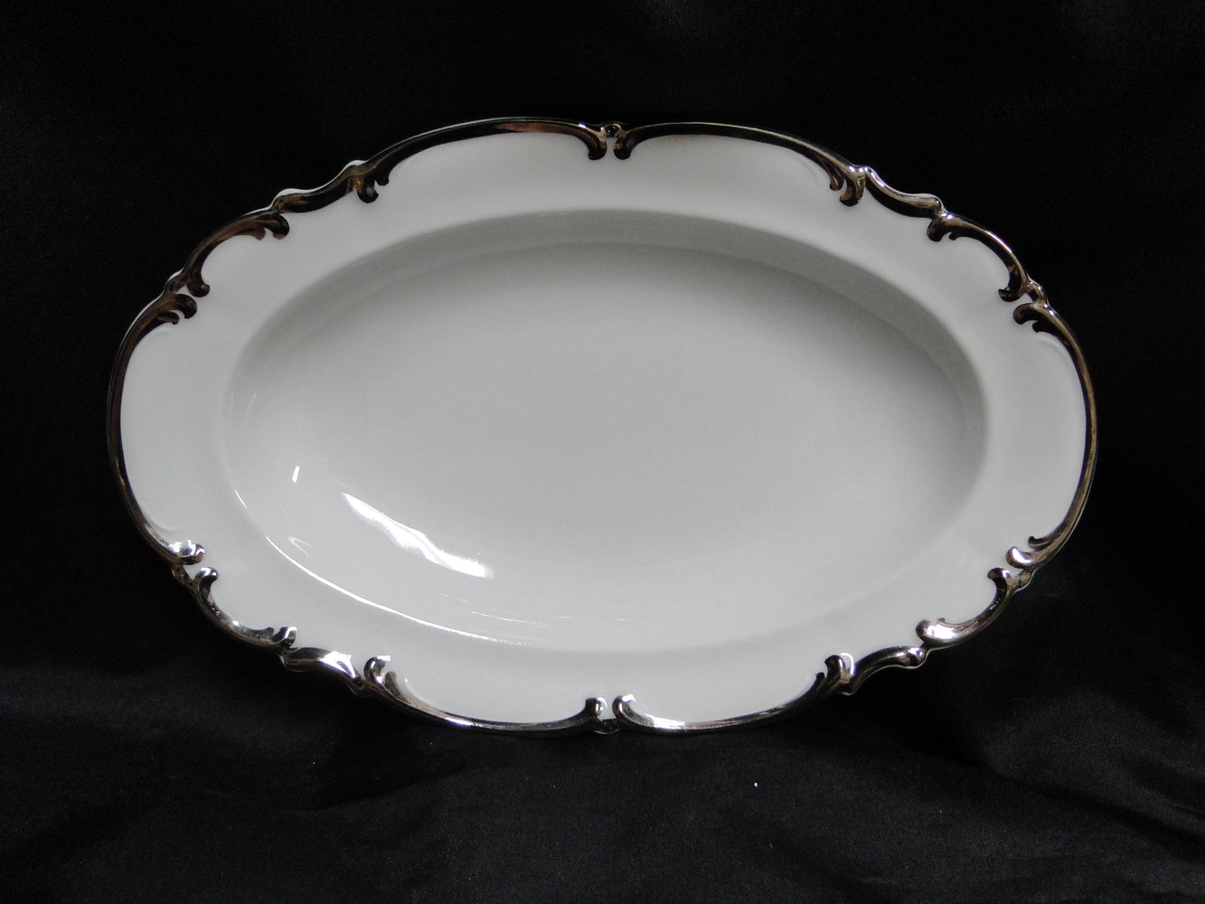 Hutschenreuther Revere, White w/ Platinum: Relish, 10 1/8" x 6 1/4"