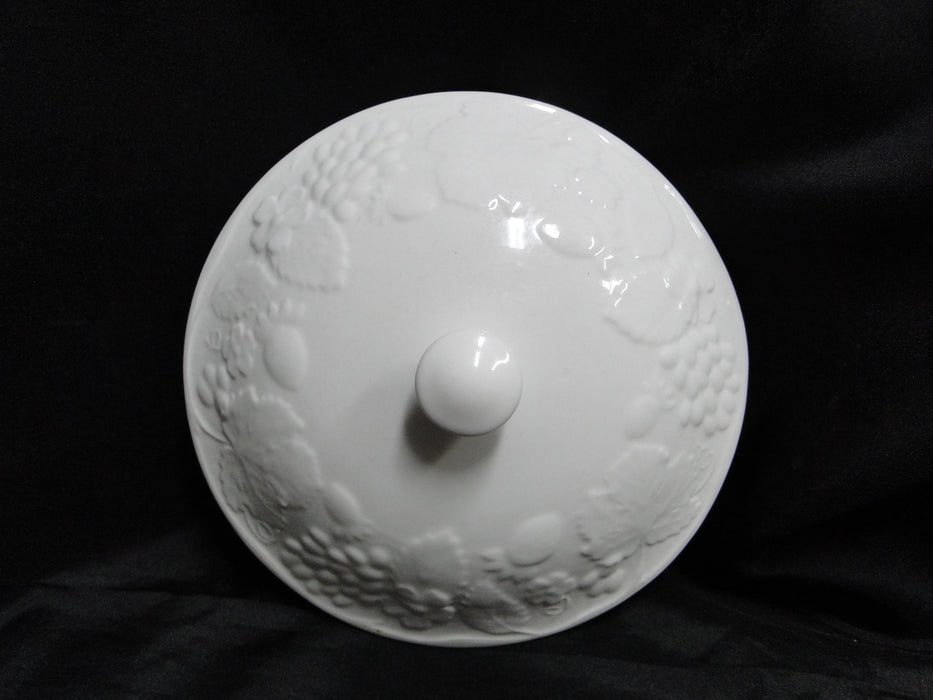 Wedgwood Strawberry and Vine, White, Bone: Round Serving Bowl w/ Lid