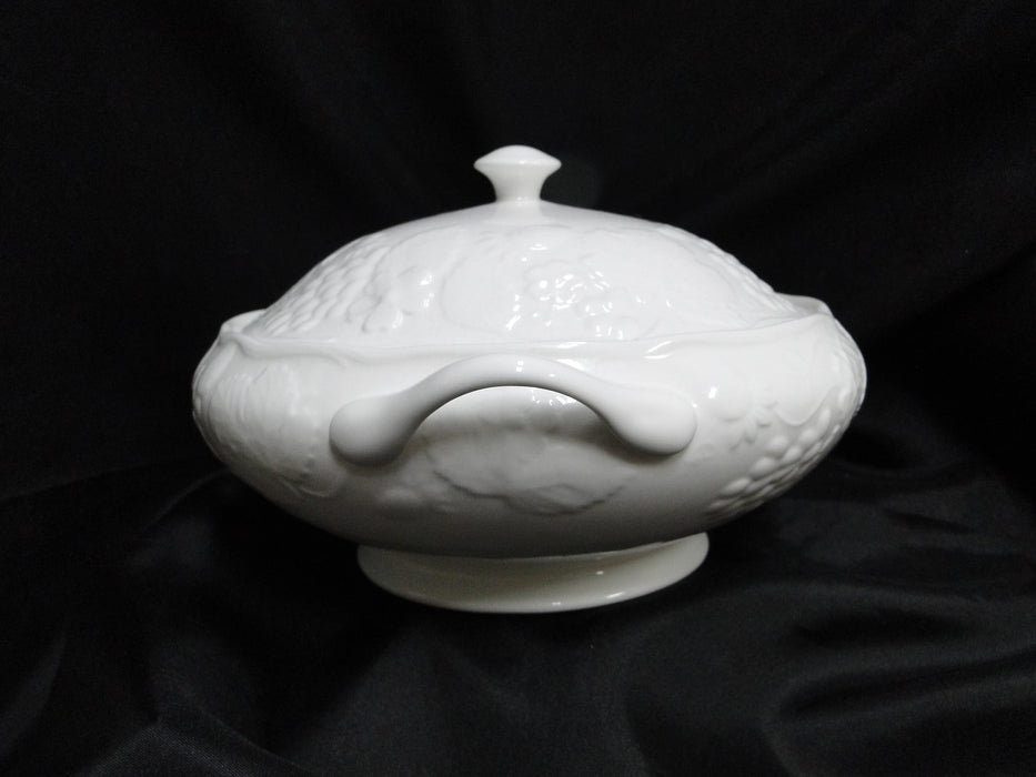 Wedgwood Strawberry and Vine, White, Bone: Round Serving Bowl w/ Lid