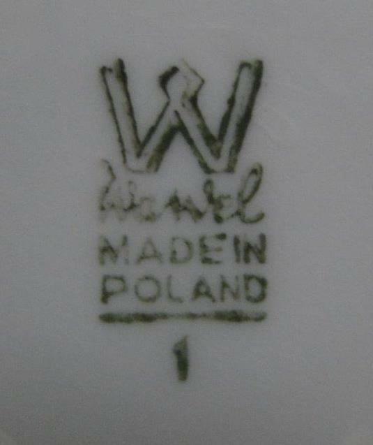 Wawel WAV11, Floral Sprays, Embossed: Round Serving Bowl, 9 x 2 1/2" Tall