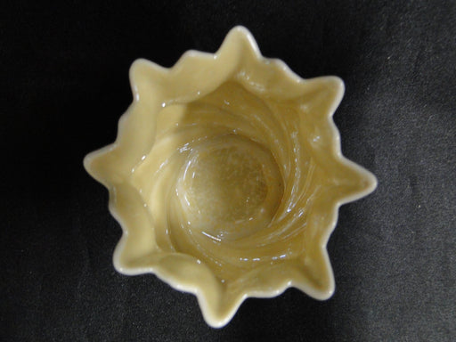 Belleek Giftware 4th Mark, Ireland: Small Flower Pot, 2 5/8" Tall