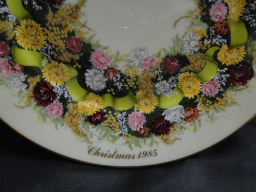 Lenox Colonial Christmas Wreath: 1985 Connecticut Dinner Plate, 10 3/4"