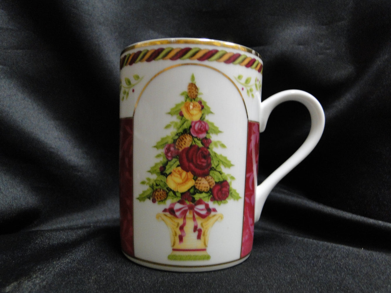 Royal Albert Old Country Roses: Mug (s), Seasons of Colour Red, 1-Topiary 4 1/4"