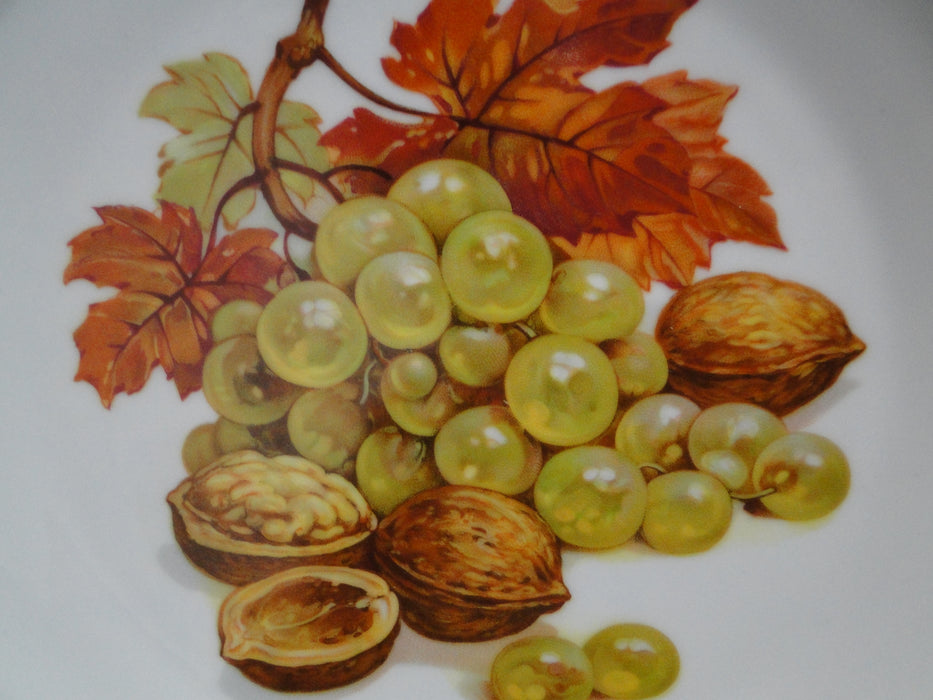 Bareuther BTH4 Fruit, Gold Trim: Grapes & Walnuts Plate, 7 3/4"