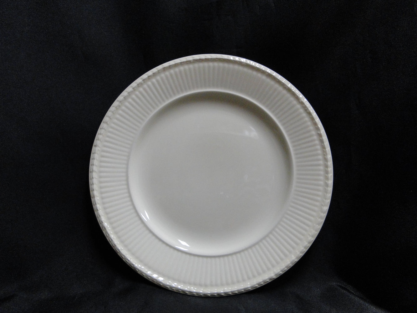 Wedgwood Edme, Ribbed Rim, Off White: Salad Plate (s), 8 1/8"