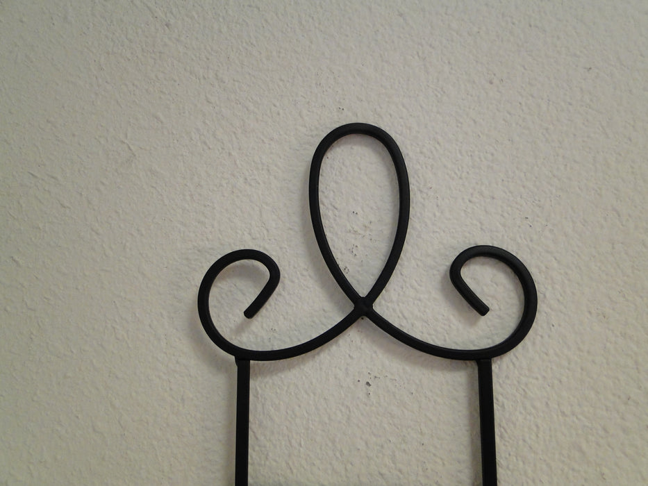 Tripar Augusta Vertical Black Display Rack for Two 6 1/2" - 8 1/4" Plates, 25"