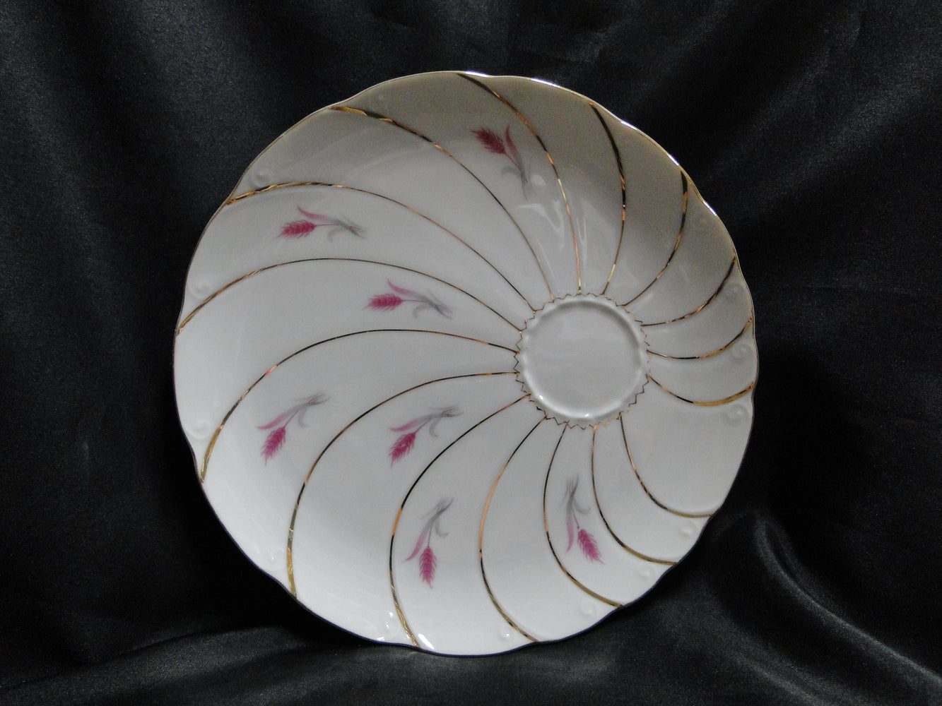 Yamaka Yam14, Pink Wheat, Gold Swirl Lines: Snack Set Plate Only, No Cup