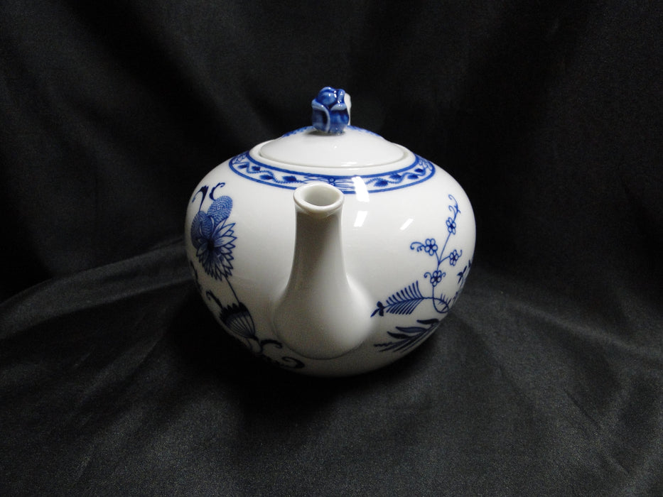 Schaller / Winterling Bavaria Blue Onion: Teapot & Lid, 5 1/4" Tall