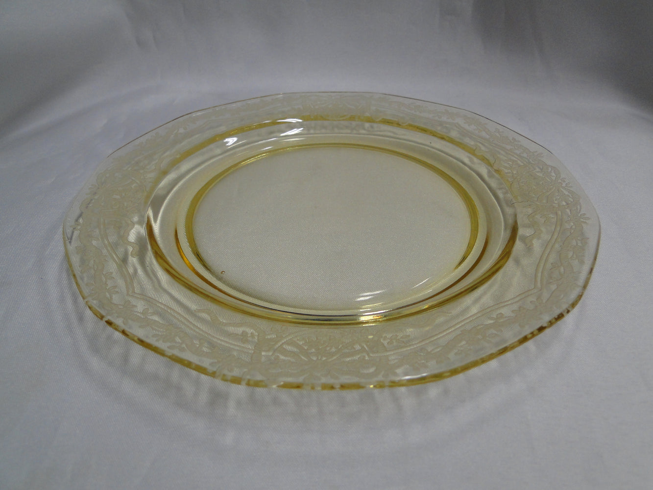 Fostoria June Topaz / Yellow, Ribbon & Bows: Salad Plate, 7 1/2"