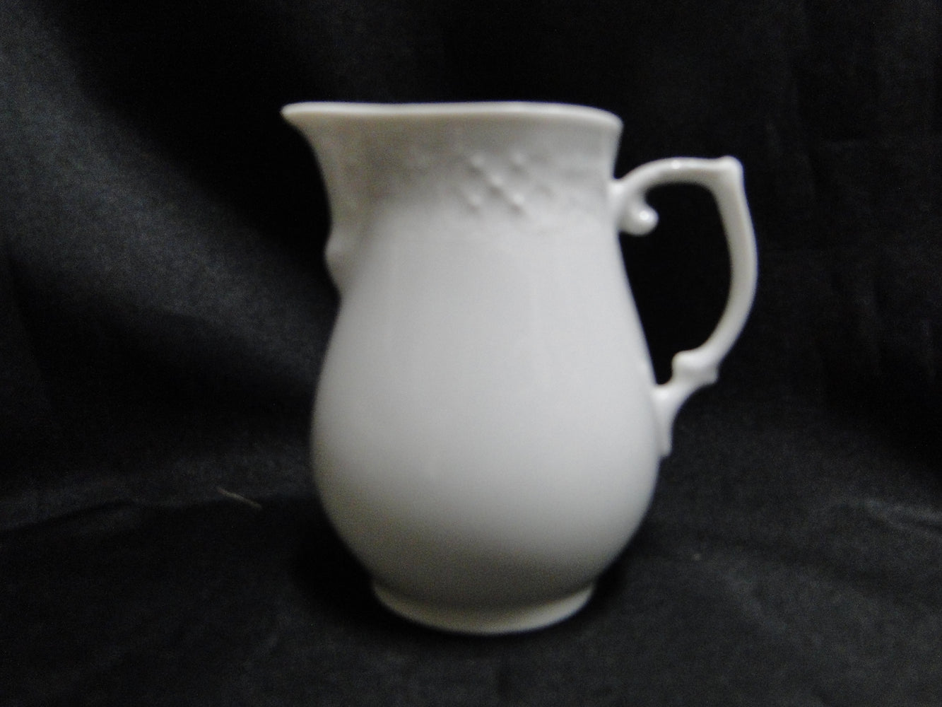 Oscar de la Renta Old Dresden, All White: Creamer / Cream Pitcher (s), 3 1/4"