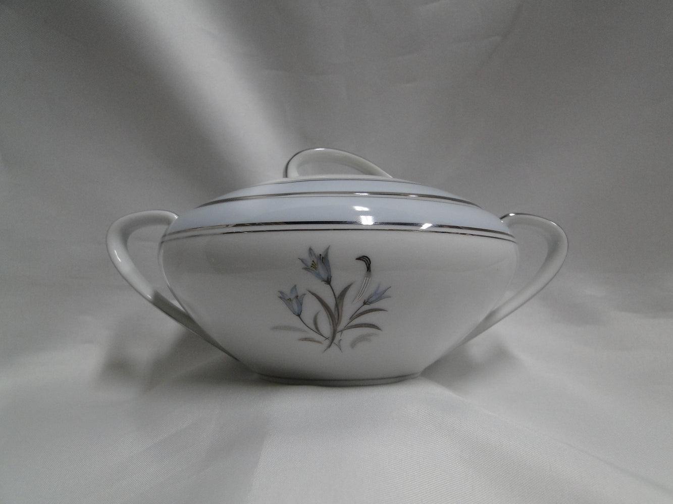 Noritake Bluebell, 5558, Blue Band & Flowers: Sugar Bowl & Lid, 3 1/4"