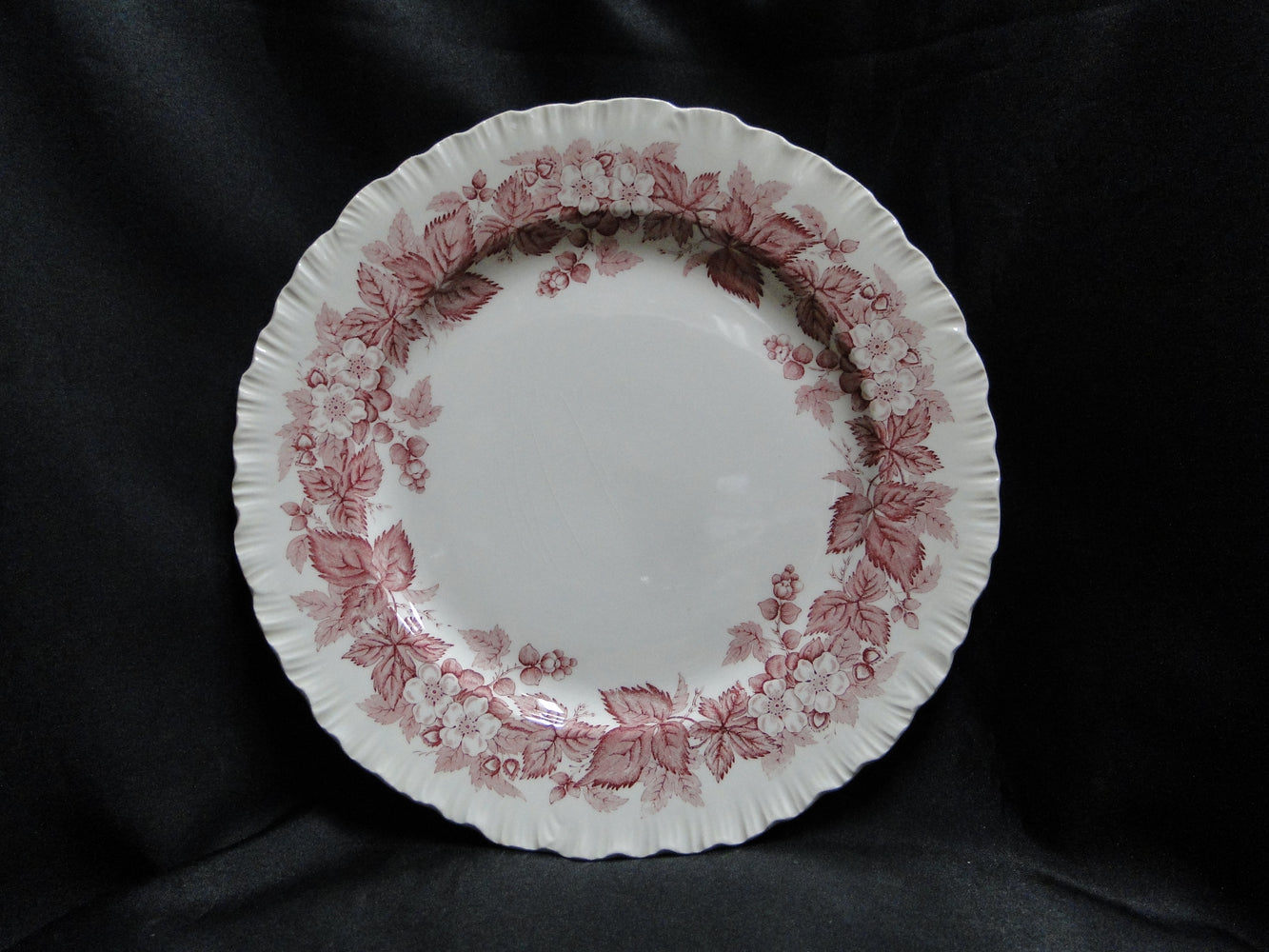 Wedgwood Bramble Pink Shell Edge, Queen's Ware: Dinner Plate, 10 1/4", Crazing