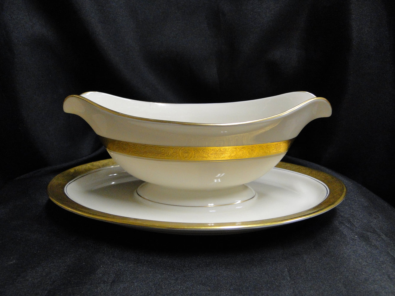 Pickard Athenian, Ivory, Gold Encrusted: Gravy Boat w/ Attached Underplate