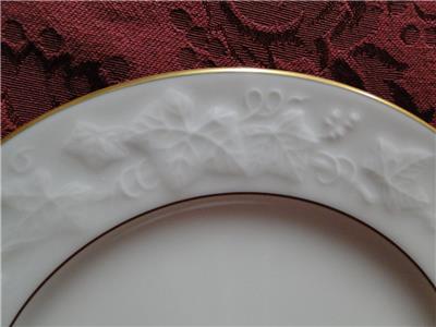 Noritake Halls of Ivy, 7341, Ivory w/ Raised Leaves: Bread Plate (s), 6 5/8"