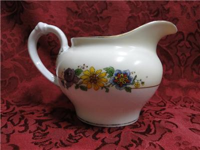 Thun Thu71 Floral Rim & Center, Cream Band: Creamer / Cream Pitcher, 3 1/8" Tall