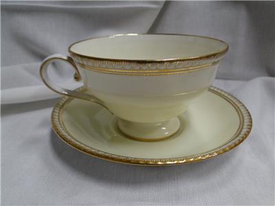 Spode Copeland's Westminster Y4090, Cream w/ Gold Trim: Cup & Saucer Set (s)