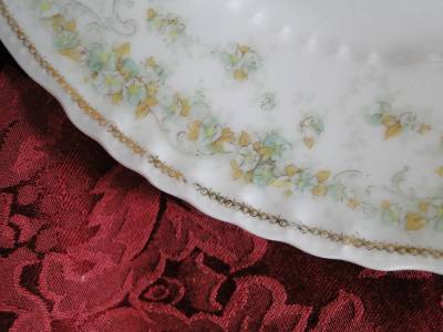 Haviland (Limoges) Green & Tan Floral Garland, Blank 123: Luncheon Plate, 9"