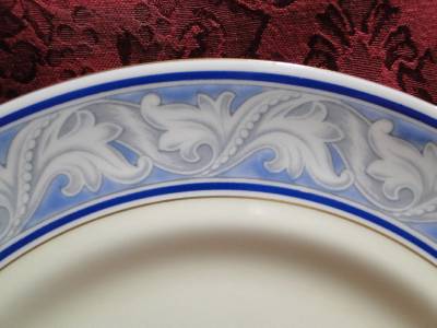 Royal Doulton The Tewkesbury, Scrolls on Blue Rim: Bread Plate (s), 6 1/8"