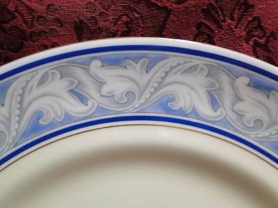 Royal Doulton The Tewkesbury, Scrolls on Blue Rim: Salad Plate (s), 7 3/4"